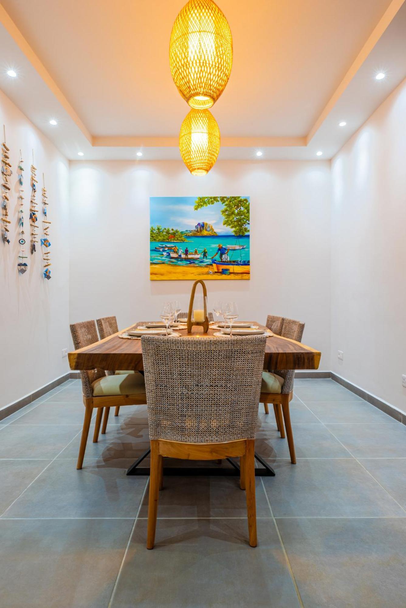 High End, Luxury And Cosy With Pool And Close To The Apartment