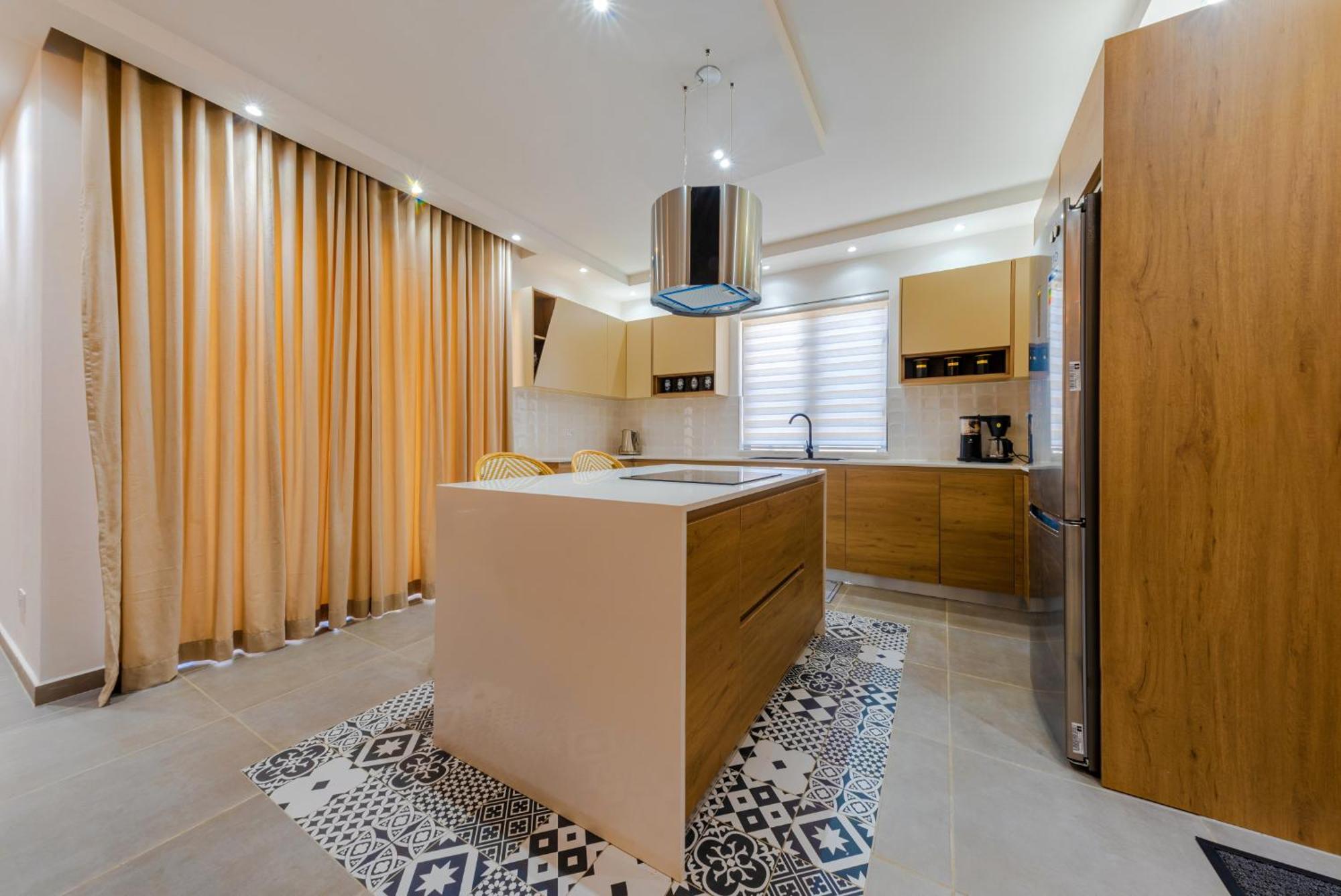 Apartment High End, Luxury And Cosy With Pool And Close To The *